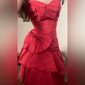 Fun red vintage 80’s party dress